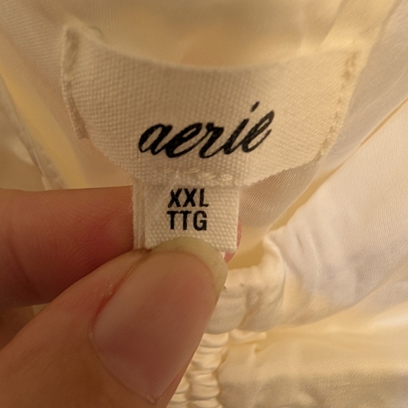 AERIE ⭐⭐⭐⭐⭐ REVIEWS Satin Cinched Crop Top - Picture 4 of 7